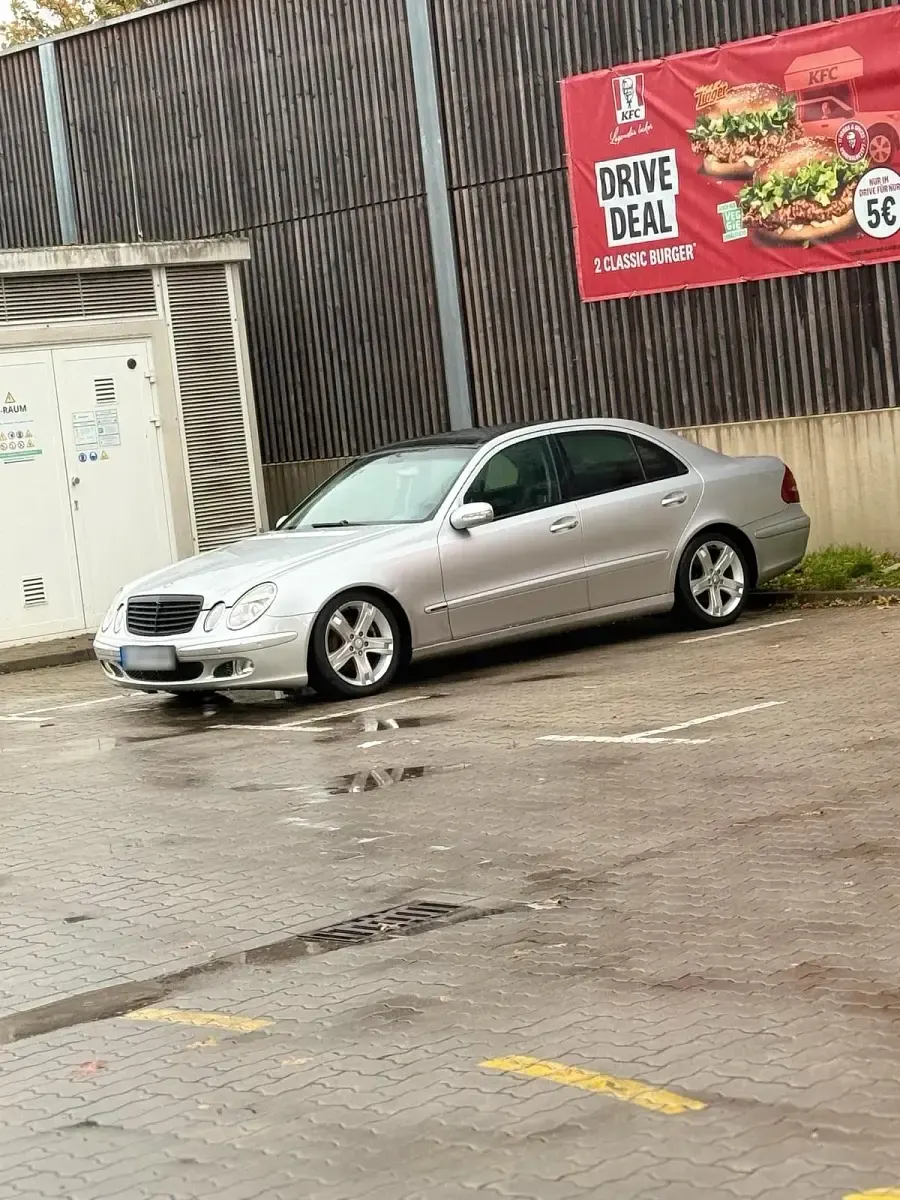Brugt Mercedes E220 150 HK (110 kW) 2002 Grå Sedan