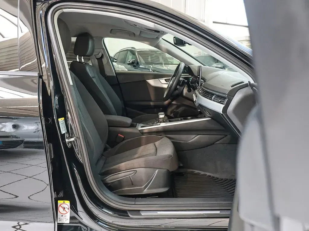 Gebraucht Audi A4 Business 150 PS (110 kW) 2022 Schwarz / mythosschwarz Kombi