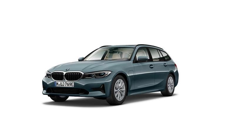 Gebraucht BMW 330 Advantage 184 PS (135 kW) 2026 Kombi
