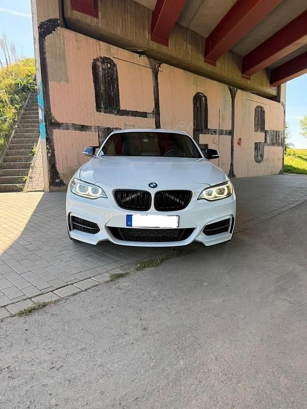 Weiß Gebraucht 2016 BMW M235 Coupé | 25.000 € (Fairer Preis) - Bild 1/4