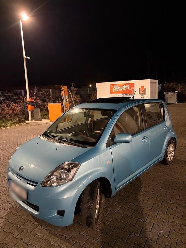 Gebraucht Daihatsu Sirion 90 PS (66 kW) 2011 Blau Kleinwagen