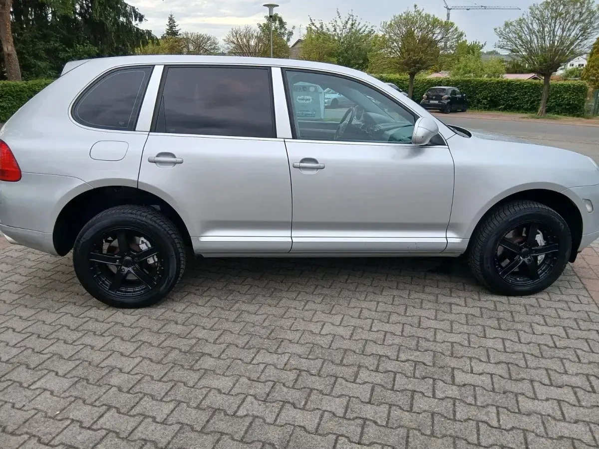 Second-hand Porsche Cayenne 340 CP (250 kW) 2006 Argintiu SUV