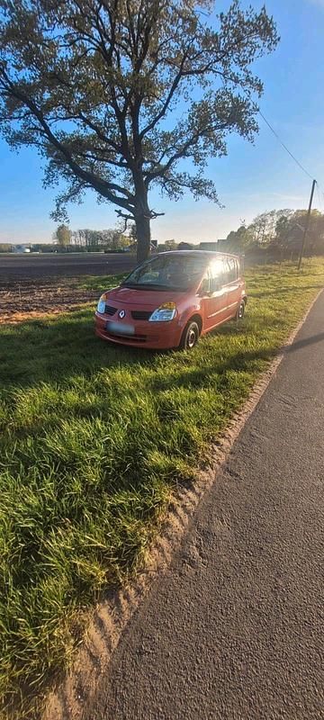 Usata Renault Modus 75 CV (55 kW) 2004 Rosso Monovolume