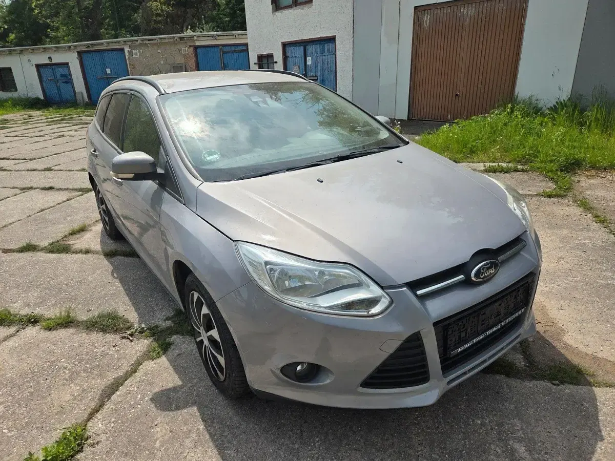 Used Ford Focus Titanium 105 HP (77 kW) 2011 Grey Estate