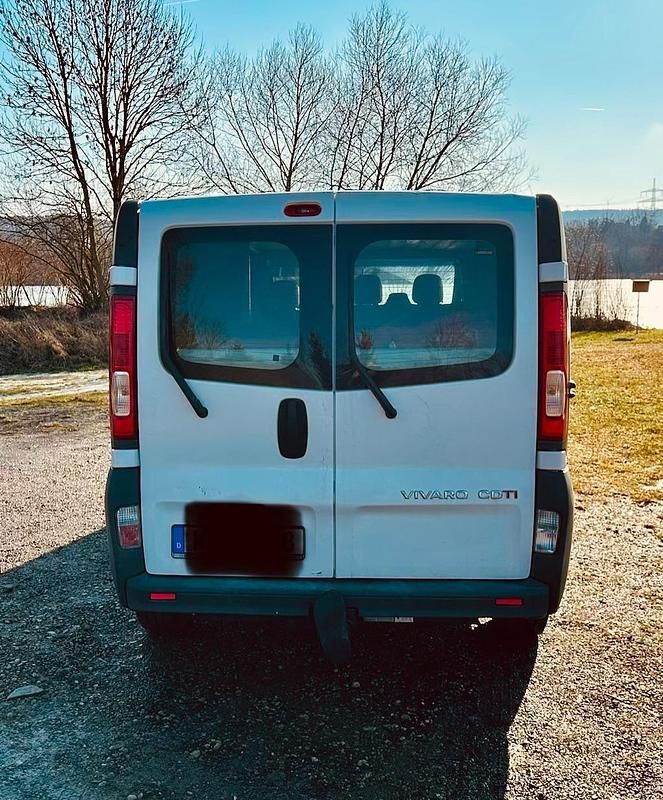 Gebraucht Opel Vivaro 114 PS (83 kW) 2012 Weiß Van / Kleinbus