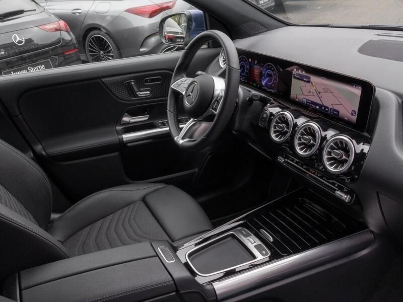 Gebraucht Mercedes EQA350 Progressive 214 kW (292 PS) 2024 Metalliclack spektralblau SUV