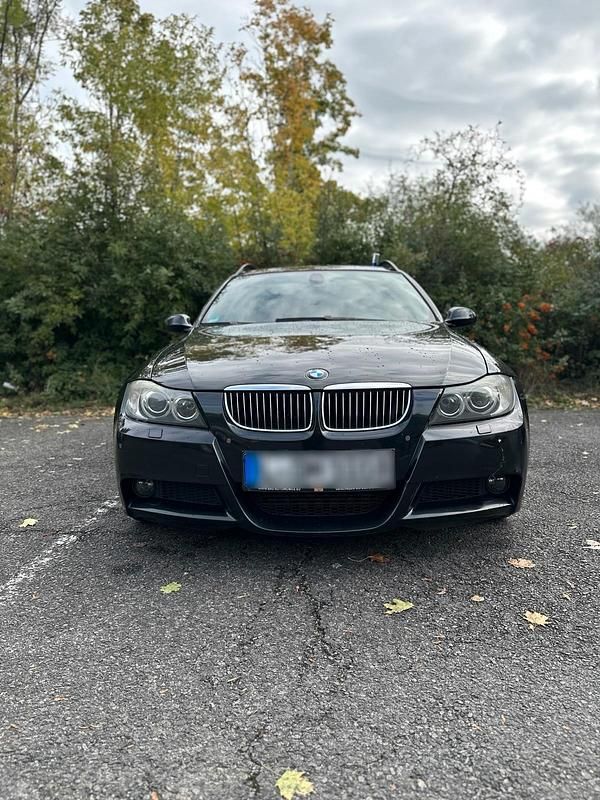 Gebraucht BMW 325 197 PS (144 kW) 2007 Schwarz Kombi