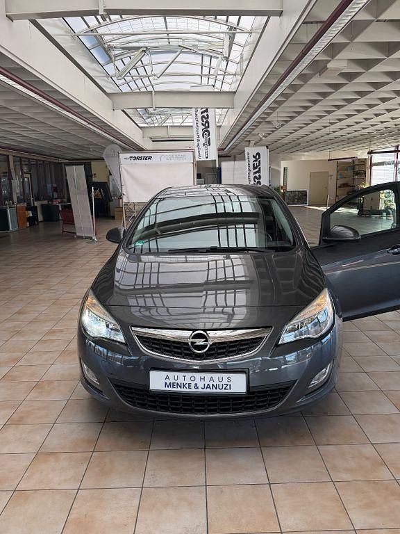 Gebraucht Opel Astra Selection 87 PS (63 kW) 2011 Grau Limousine