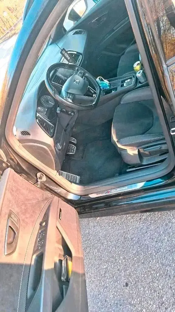 Używany Seat Leon 4Drive 300 KM (220 kW) 2017 Czarny Kombi