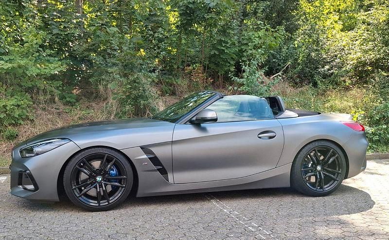 Grau Gebraucht 2023 BMW Z4 M Sport Cabrio | 49.500 € (Fairer Preis) - Bild 1/4