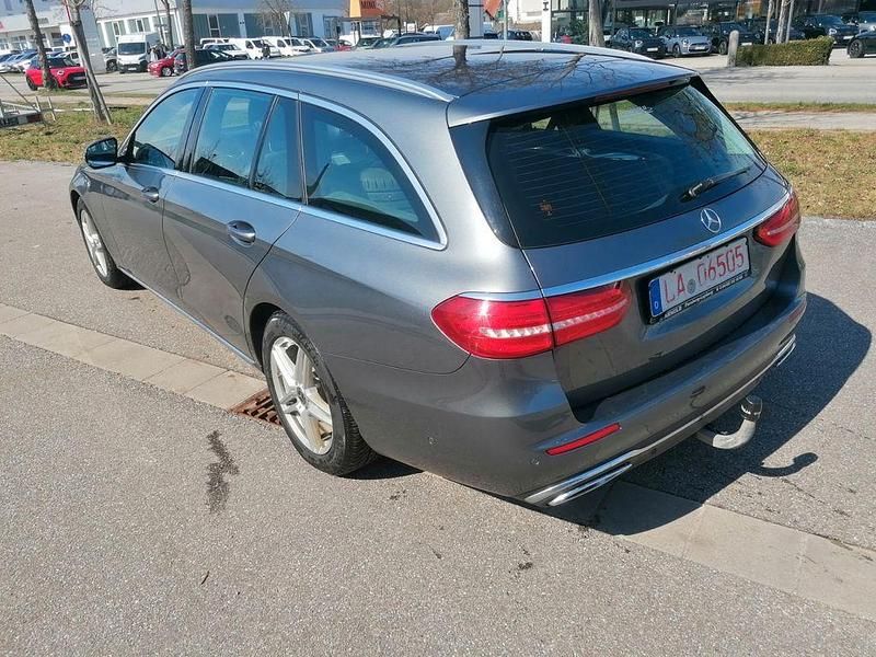 Gebraucht Mercedes E220 Avantgarde 194 PS (142 kW) 2017 Grau Limousine