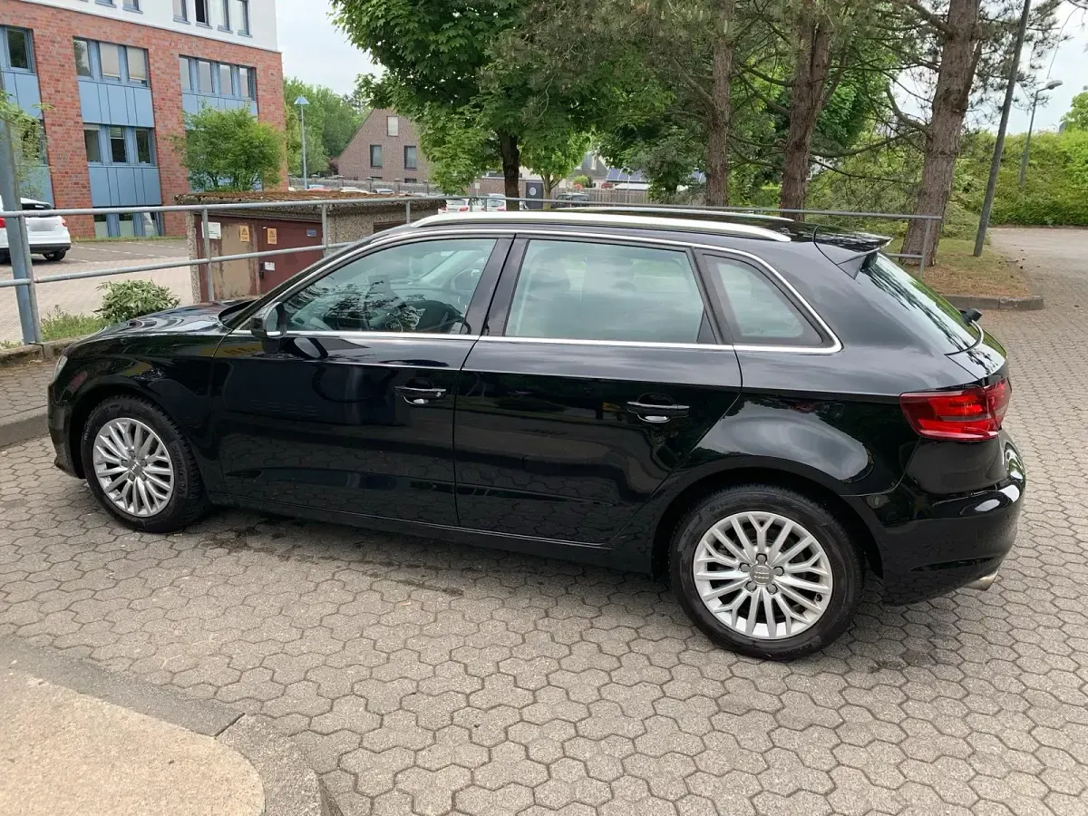 Używany Audi A3 Sportback 122 KM (89 kW) 2013 Czarny Hatchback