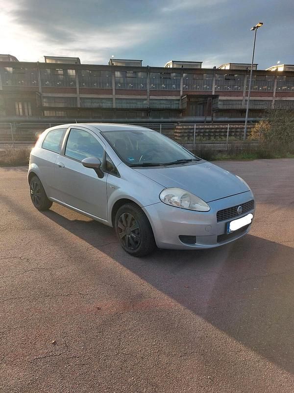 Silber Gebraucht 2006 Fiat Punto Limousine | 1.500 € - Bild 1/4