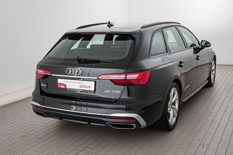 Gebraucht Audi A4 S-Line 204 PS (150 kW) 2022 Mythosschwarz metallic Kombi