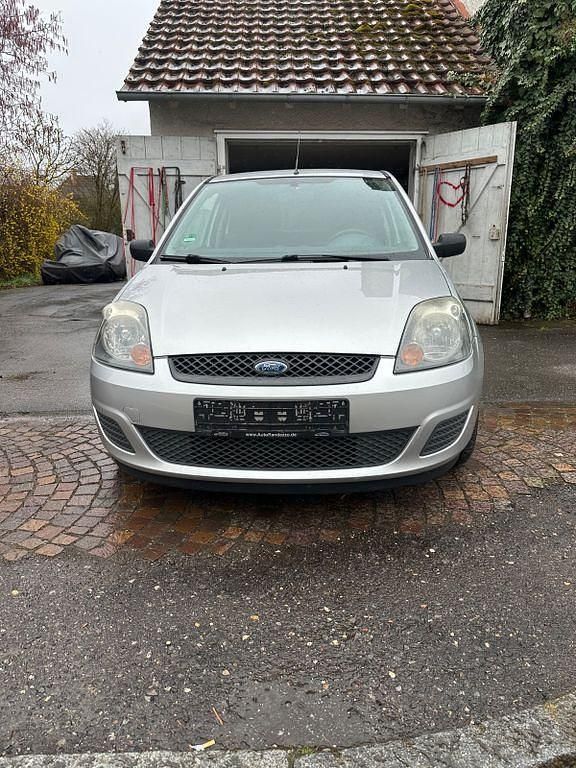 Gebraucht Ford Fiesta Style 60 PS (44 kW) 2007 Silber Kleinwagen