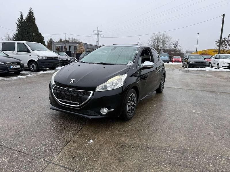 Schwarz perla mit schutzlack Gebraucht 2015 Peugeot 208 Style Kleinwagen | 3.490 € (Guter Preis) - Bild 1/4