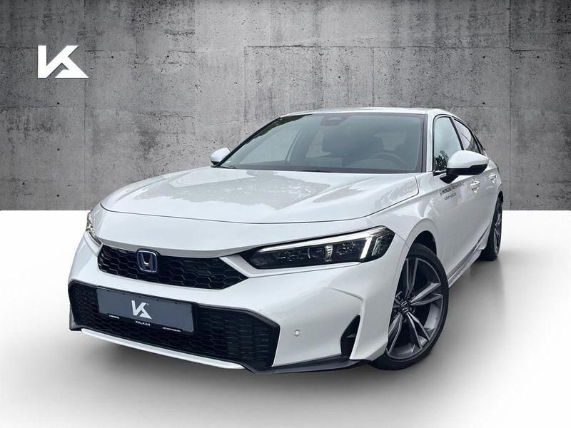 Weiß Gebraucht 2025 Honda Civic Advance Limousine | 37.790 € (Fairer Preis) - Bild 1/4