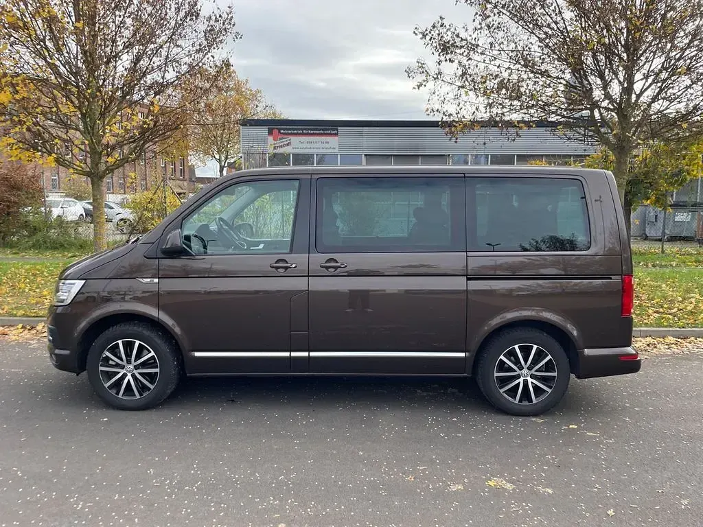 Gebraucht VW Caravelle 204 PS (150 kW) 2016 Braun Van