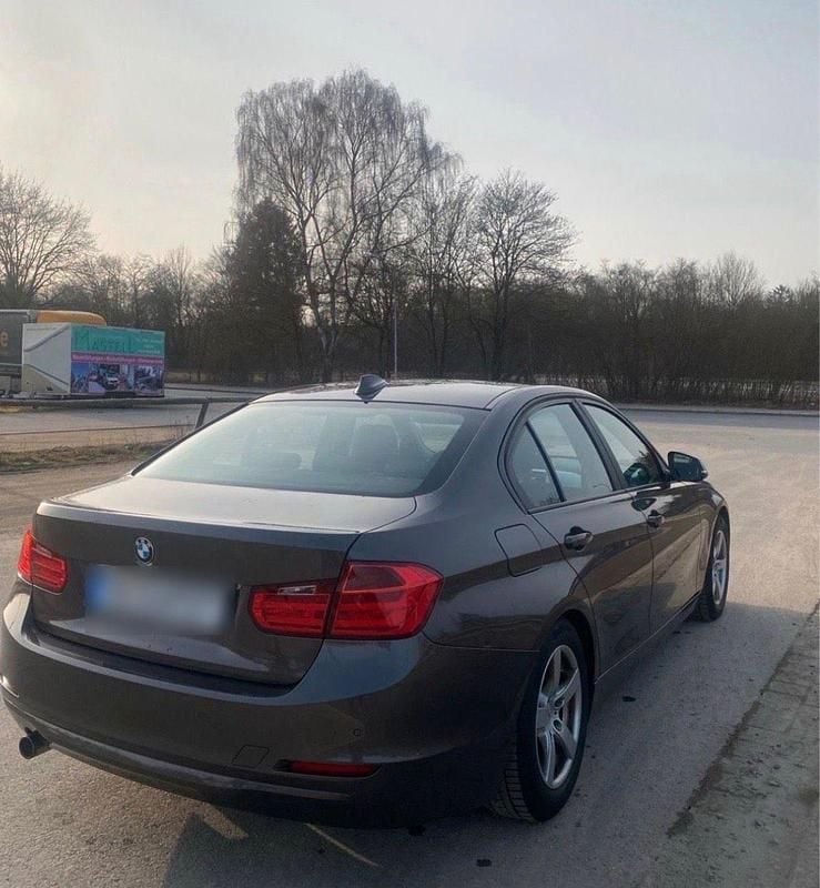 Gebraucht BMW 320 Comfort Edition 163 PS (119 kW) 2012 Braun Limousine