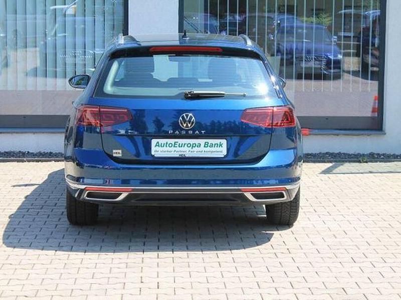 Gebraucht VW Passat Elegance 150 PS (110 kW) 2023 Blau Kombi