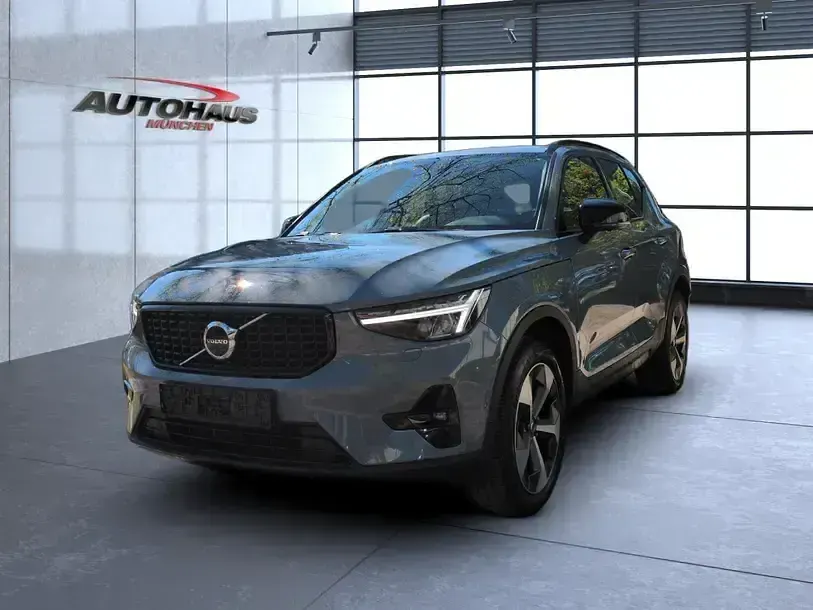 Gebraucht Volvo XC40 Plus 197 PS (144 kW) 2023 Thunder grey / (metallic) SUV