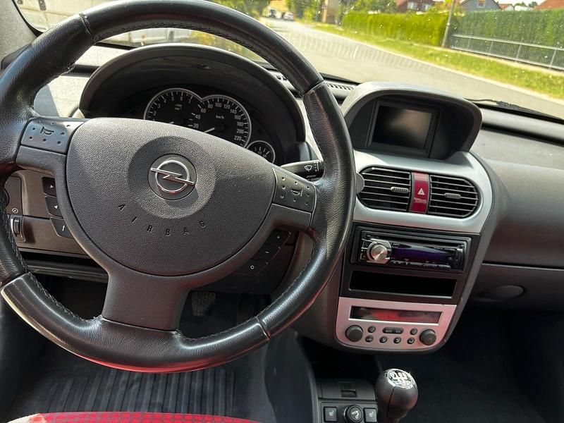 Gebraucht Opel Corsa 80 PS (58 kW) 2005 Rot Kleinwagen