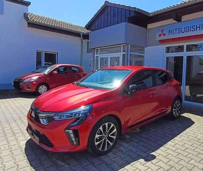 Neu Mitsubishi Colt Plus 67 PS (49 kW) 2025 Aurorarot Limousine