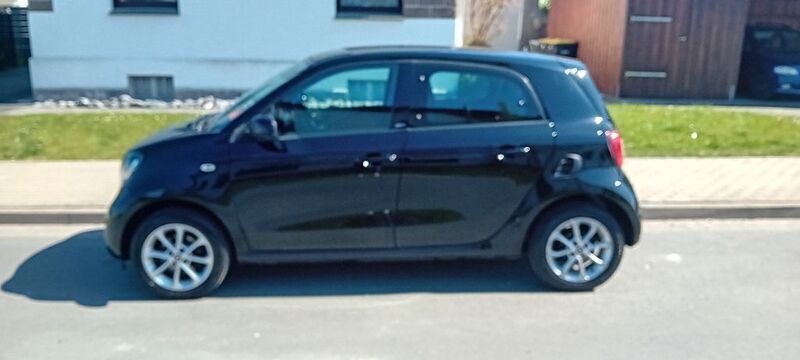 Gebraucht Smart ForFour Passion 90 PS (66 kW) 2015 Schwarz Kleinwagen