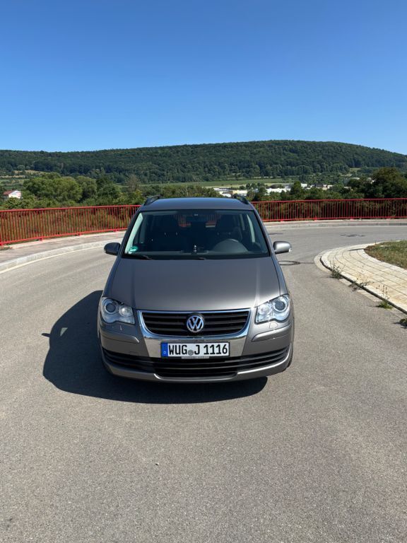 Schwarz Gebraucht 2009 VW Touran United Van / Kleinbus | 8.500 € - Bild 1/4