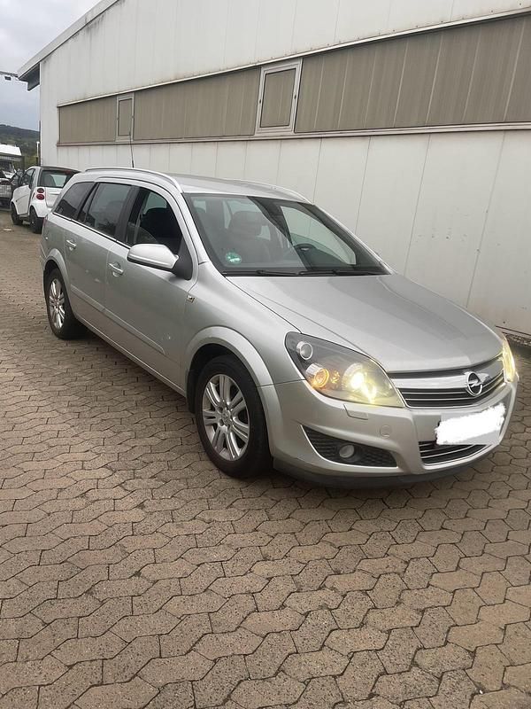 Second-hand Opel Astra 116 CP (85 kW) 2009 Gri Break