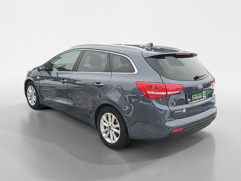 Gebraucht Kia Ceed Sportswagon DREAM-TEAM Edition 99 PS (72 kW) 2018 D7u planetenblau met Kombi