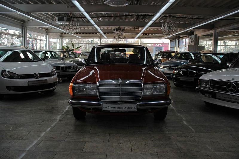 Gebraucht Mercedes 200 60 PS (44 kW) 1982 Orange Limousine