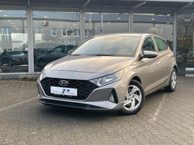 Gebraucht Hyundai i20 101 PS (74 kW) 2022 Grau Kleinwagen