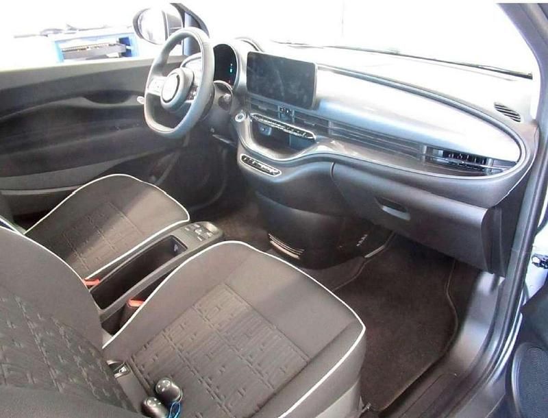 Gebraucht Fiat 500e 86 kW (118 PS) 2023 Grau Kleinwagen