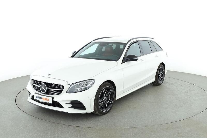 Weiß Gebraucht 2020 Mercedes C300 AMG line Kombi | 31.850 € - Bild 1/3