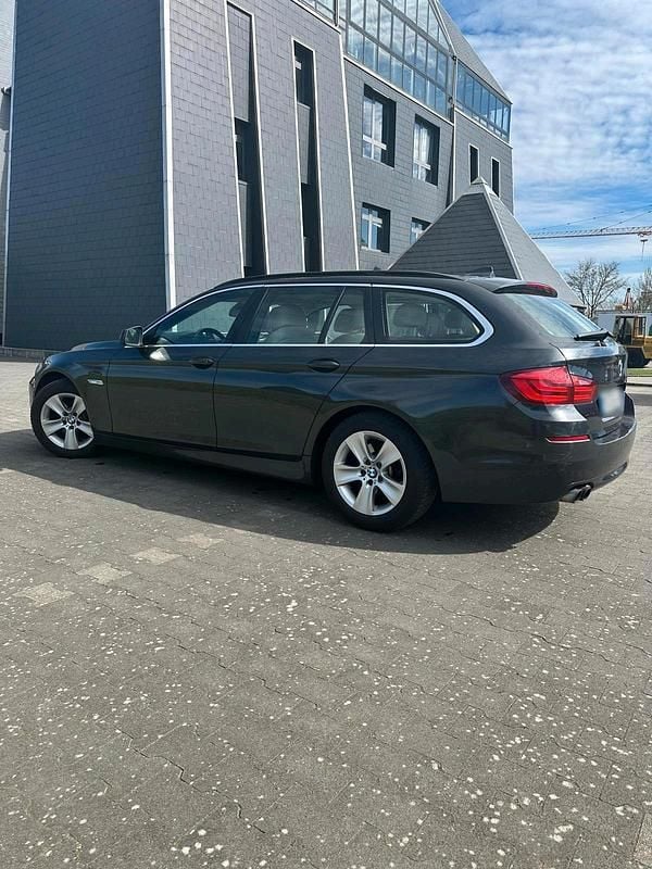 Gebraucht BMW 525 218 PS (160 kW) 2012 Grau Kombi