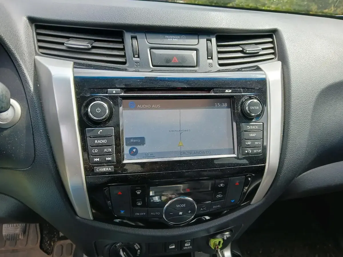 Gebraucht Nissan Navara 190 PS (139 kW) 2016 Silber Pickup