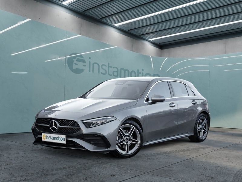 Grau Gebraucht 2024 Mercedes A200 Advanced Plus Limousine | 32.600 € (Fairer Preis) - Bild 1/4