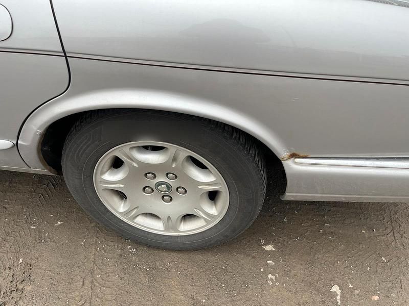 Gebraucht Jaguar XJ8 284 PS (208 kW) 2001 Silber Limousine