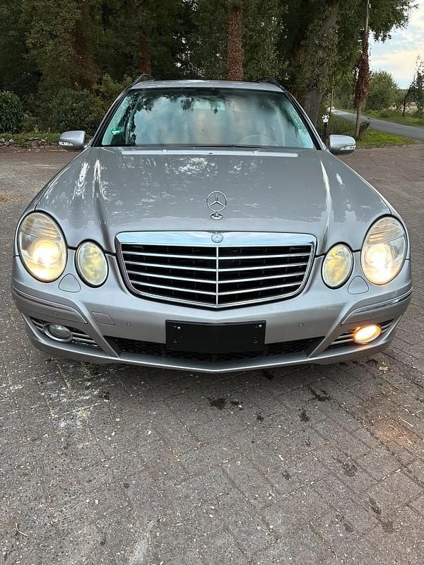 Gebraucht Mercedes E320 224 PS (164 kW) 2007 Silber Kombi