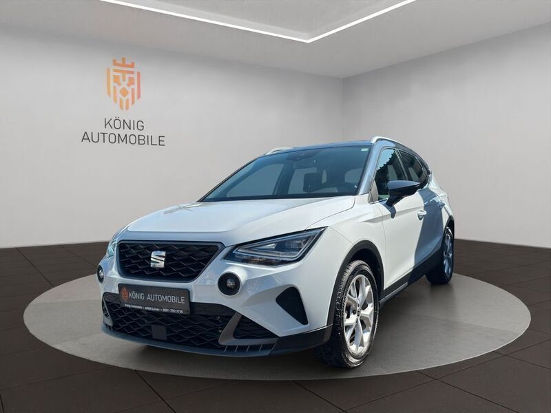 Weiß Gebraucht 2023 Seat Arona FR SUV | 16.990 € (Guter Preis) - Bild 1/4