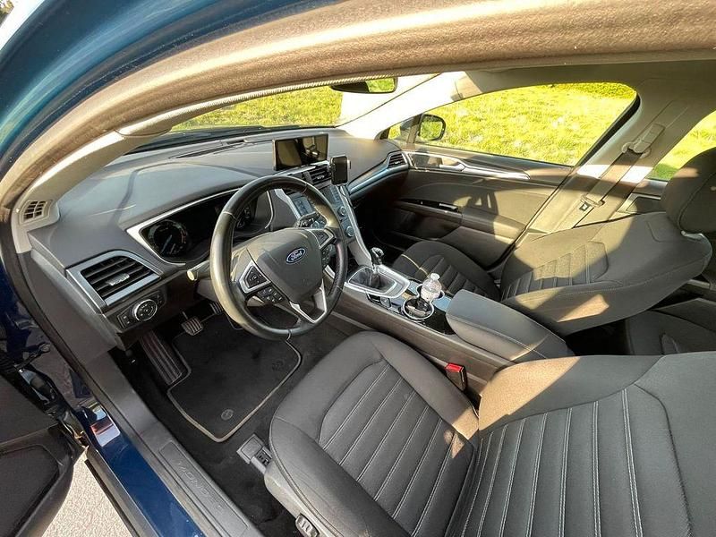 Gebraucht Ford Mondeo 150 PS (110 kW) 2015 Blau Limousine