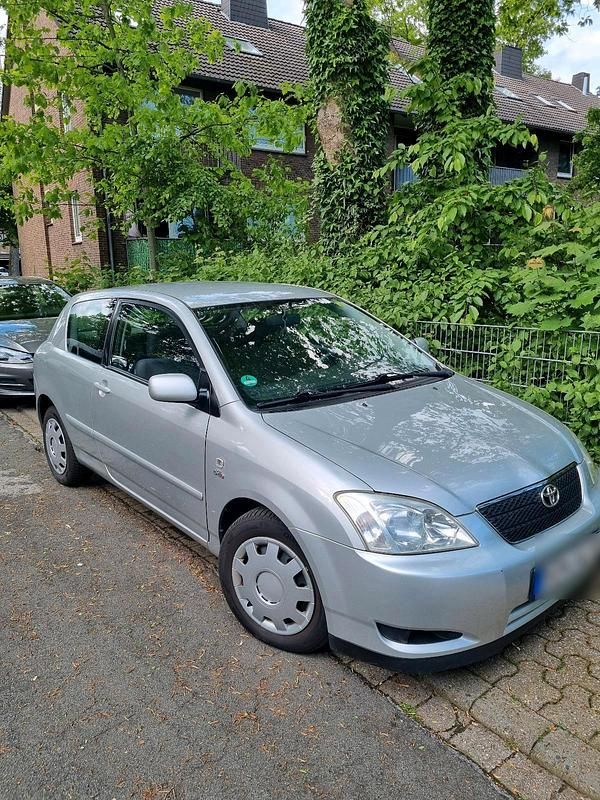 Gebraucht Toyota Corolla 116 PS (85 kW) 2003 Silber Kleinwagen