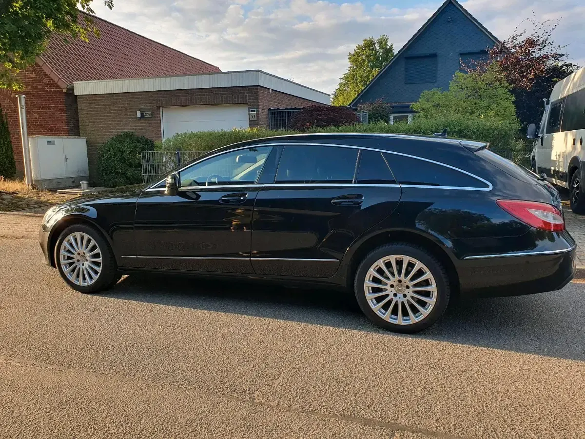 Gebraucht Mercedes CLS250 Shooting Brake 204 PS (150 kW) 2015 Schwarz Kombi