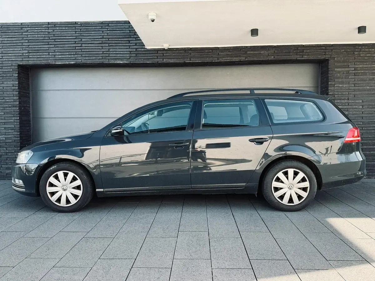 Gebraucht VW Passat 140 PS (102 kW) 2012 Grau Kombi