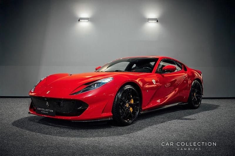 Gebraucht Ferrari 812 799 PS (587 kW) 2020 Rot Coupé
