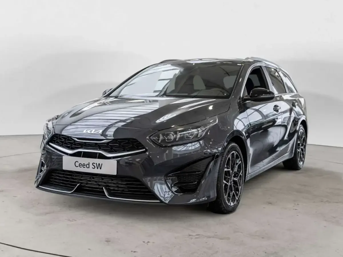 Gebraucht Kia Ceed 140 PS (102 kW) 2026 Pentametal Kleinwagen