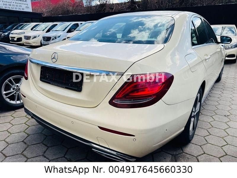 Gebraucht Mercedes E200 Avantgarde 150 PS (110 kW) 2017 Schwarz Limousine