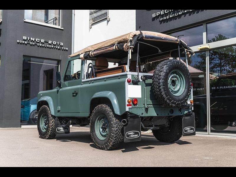 Gebraucht Land Rover Defender 122 PS (89 kW) 2013 Grün SUV