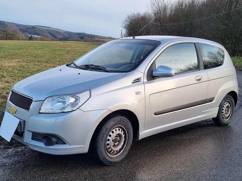 Gebraucht Chevrolet Aveo 84 PS (61 kW) 2009 Silber Kleinwagen
